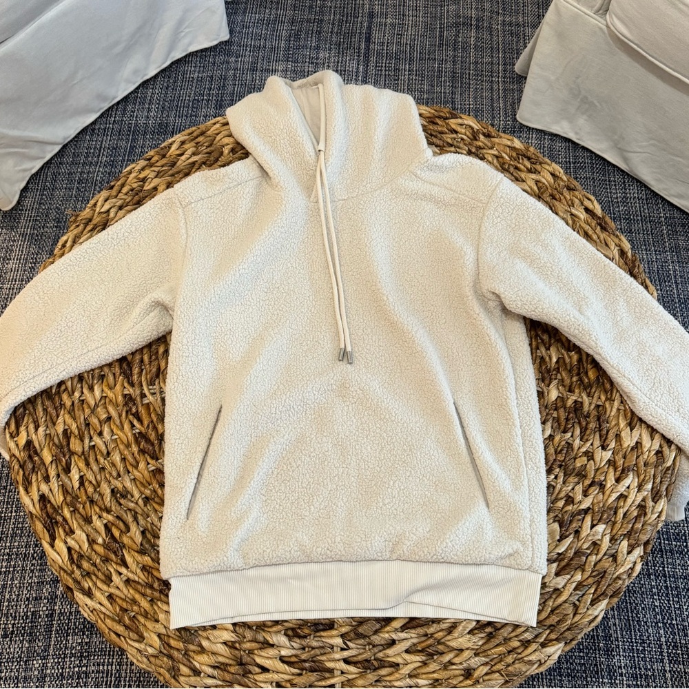 Alo Yoga Fuzzy Hoodie in Beige/Tan, Size S
